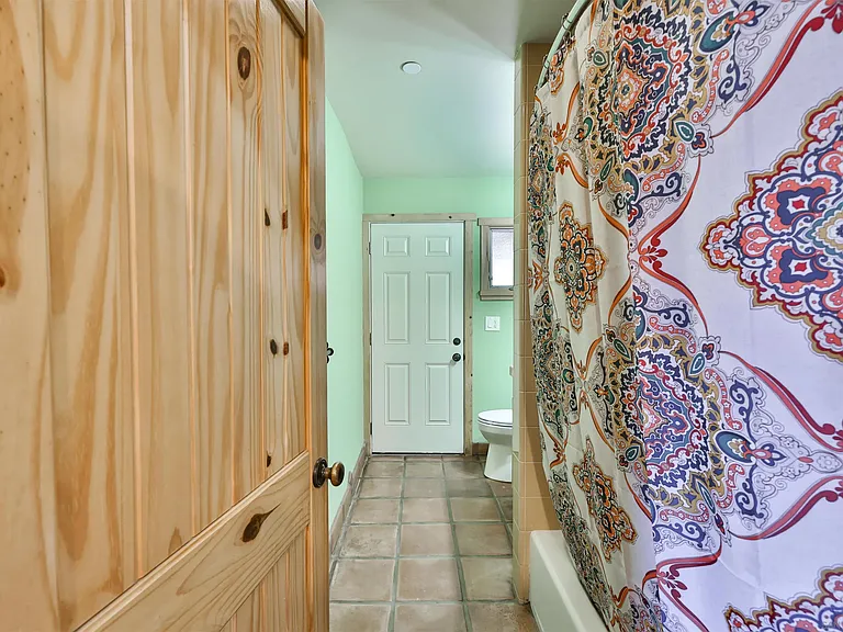 25933 Potrero Valley Rd — Photo 35