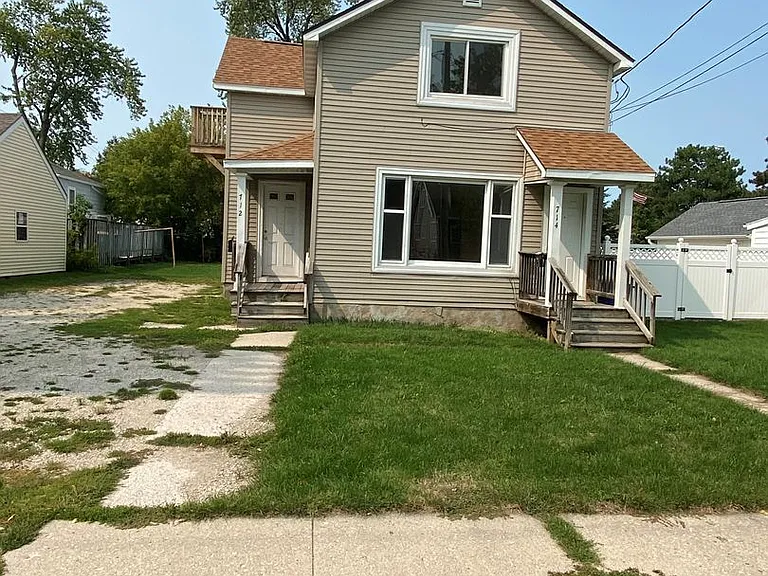 712 S Oakland Ave — Photo 1