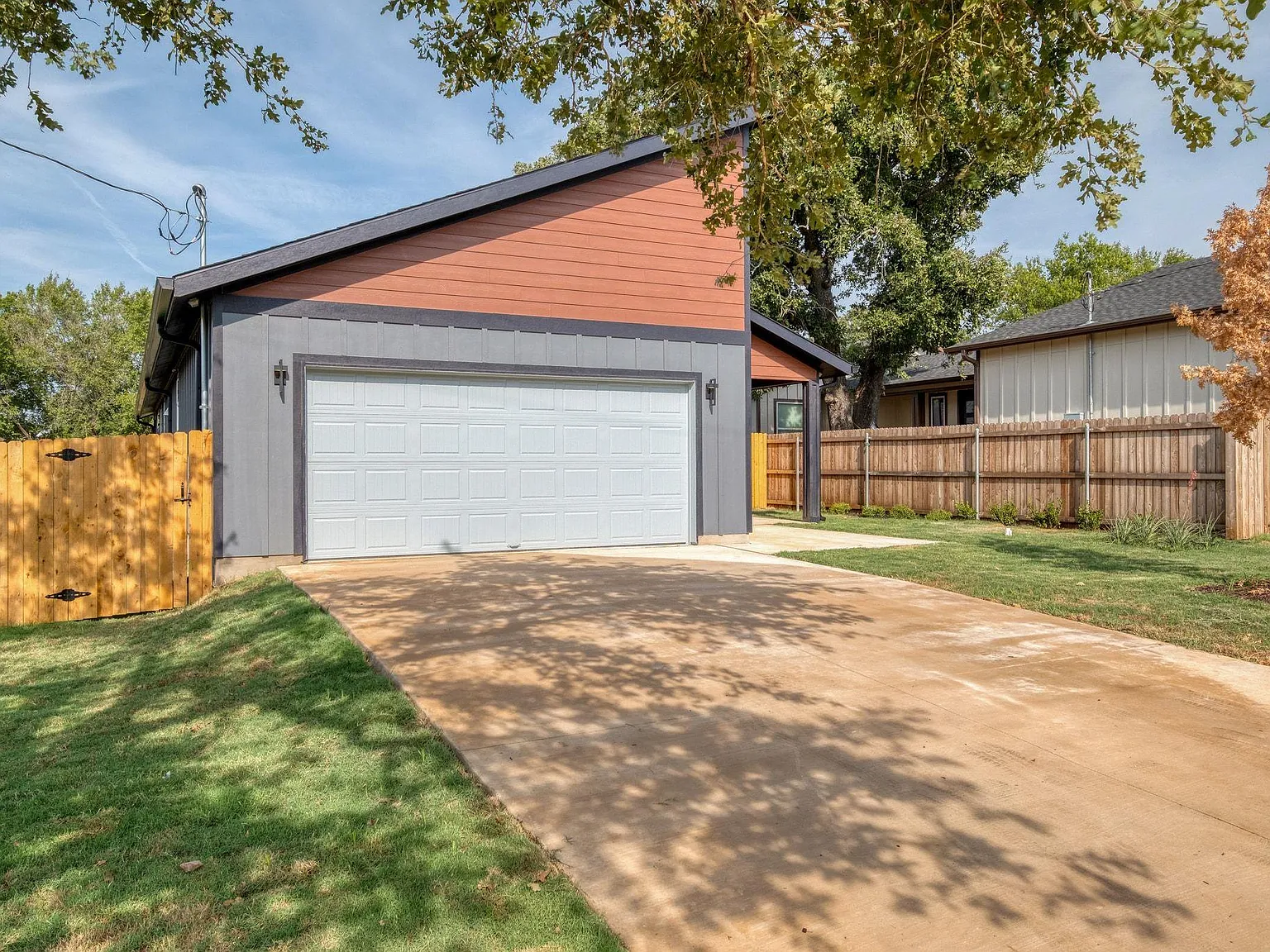 3 bed, 2.0 bath, 1898 sqft, $1,800 — Photo 3
