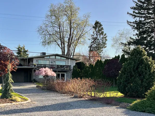 6011 W Arrowhead Ave, Kennewick, WA 99336