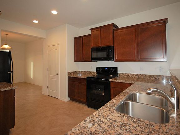 3rd image of 24426 W Atlanta Ave