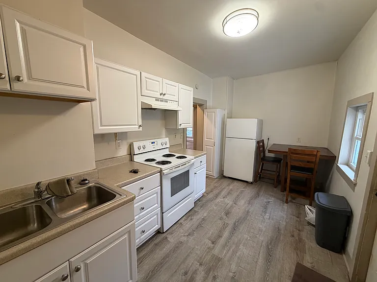 108 E Monroe St #2 — Photo 5