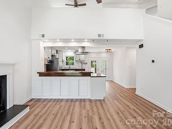 5th image of 1629 Oak Knoll Ln