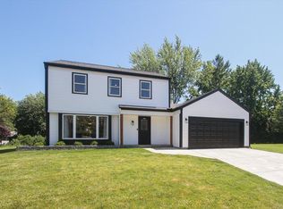 740 Thompson Ct, Buffalo Grove, IL 60089