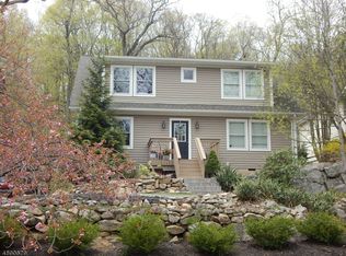 264 Hudson Ave, Hopatcong, NJ 07843