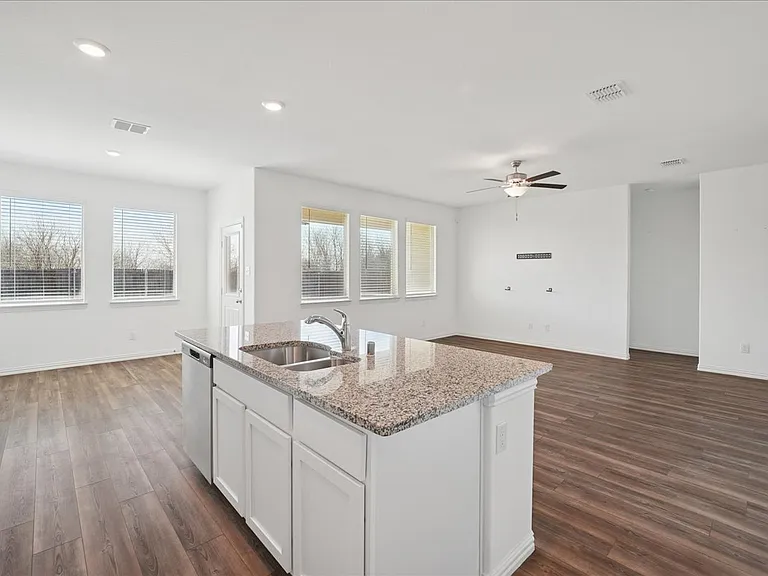 846 Sitwell Dr — Photo 9