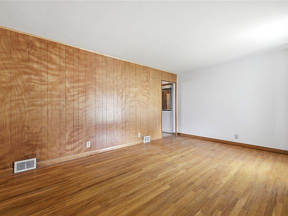 5th image of 1003 Hazel St