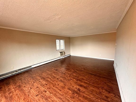 4th image of 1321 N Franklin Pl APT 3A