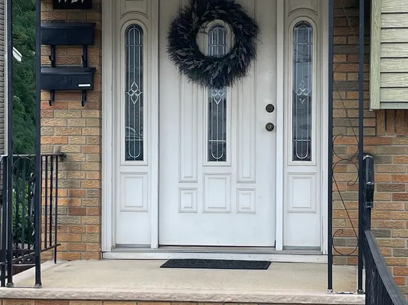 1121 Stonewall Ln, Secaucus, NJ 07094