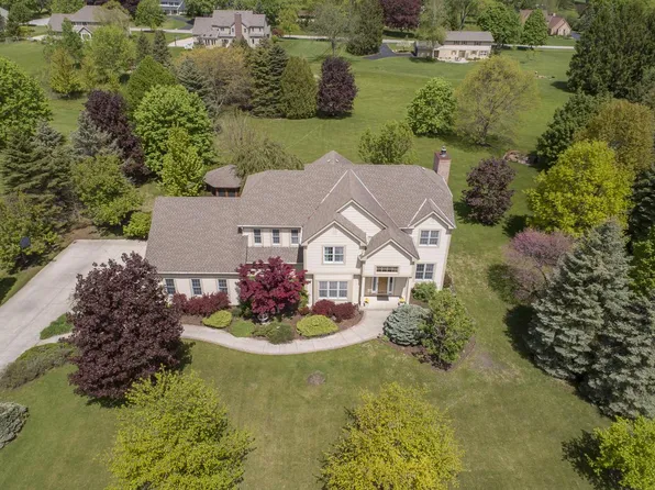 8024 West Poplar DRIVE, Mequon, WI 53097