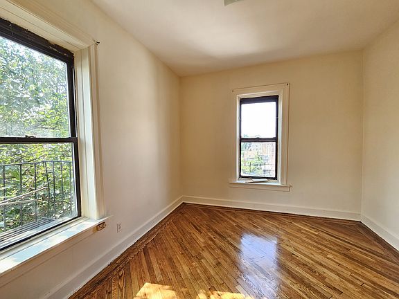 4th image of 8609 Bay 16 St #C4