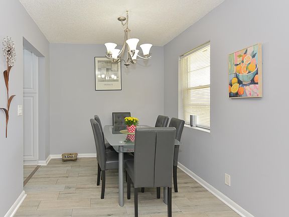 5th image of 314 CHATHAM P