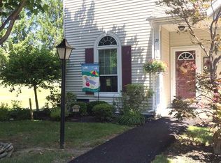 29 Stratton Cir, Troy, NY 12182