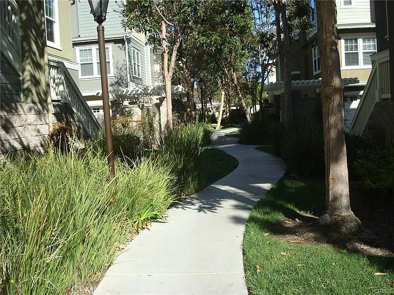 1800 Oak St #308 — Photo 4