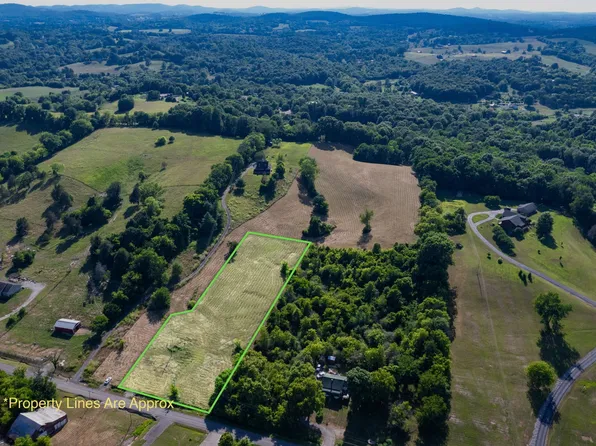 1 Brush Creek Cir, Brush Creek, TN 38547