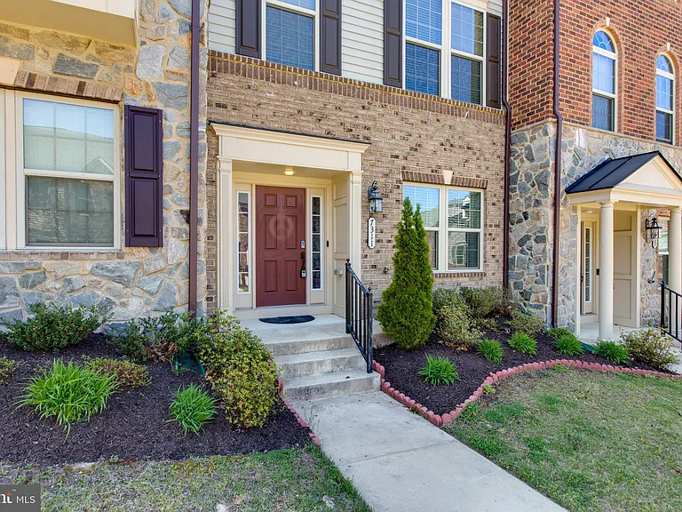 7311 Taylors Hill Ln — Photo 5