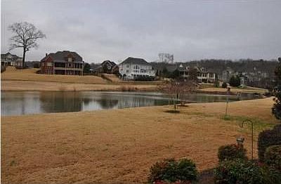 5th image of 724 Black Creek Dr