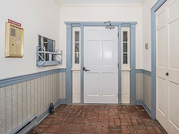 4th image of 2604 E 2nd St #F6