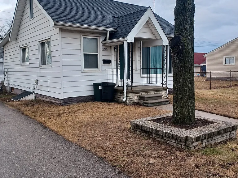 8735 Leroy St — Photo 2