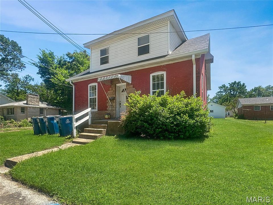 1st image of 528 E Main St