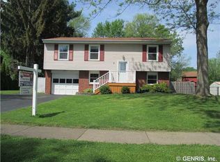 11 Cross Gates Rd, Gates, NY 14606