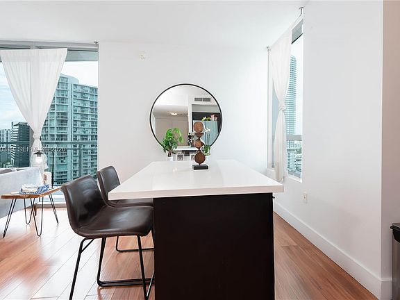 4th image of 90 SW 3rd St APT 2113