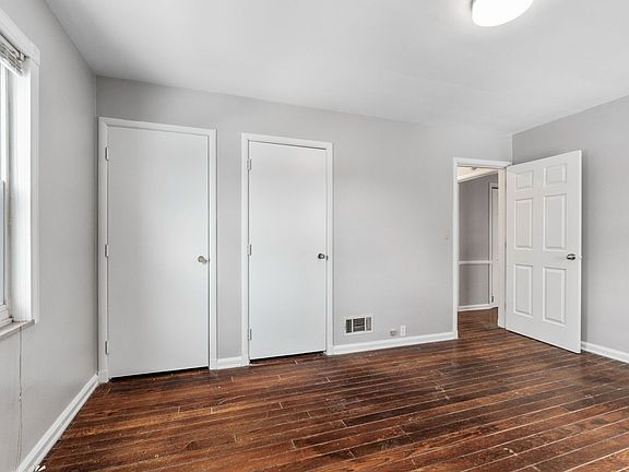 5th image of 220 Hudson Ave APT D