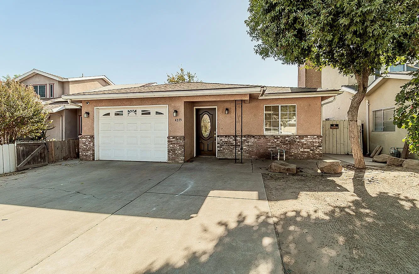 4355 W Princeton Ave photo 1