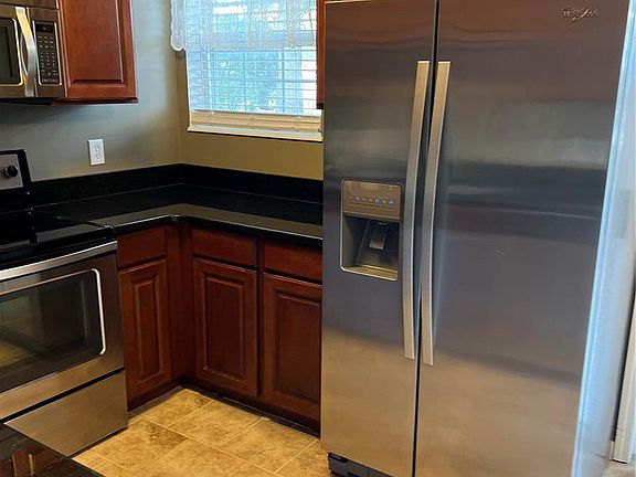 4th image of 100 Jubilee Hill Dr Unit D