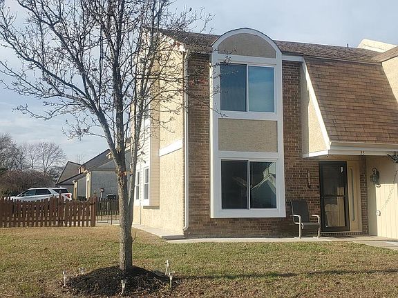 2nd image of 33 Jacamar Dr