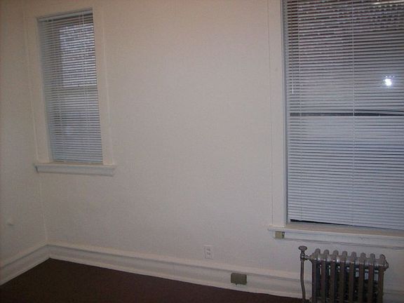 3rd image of 5136 S Kimbark Ave APT 206