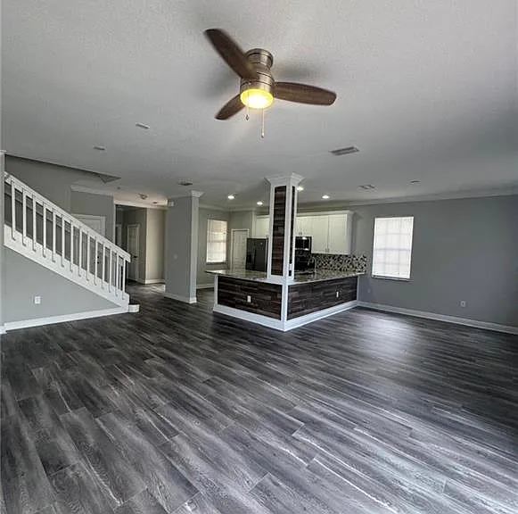 7614 Bristol Cir — Photo 3