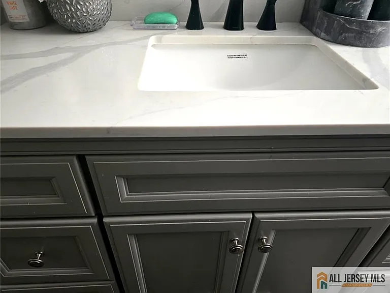 23 Maple St — Photo 9