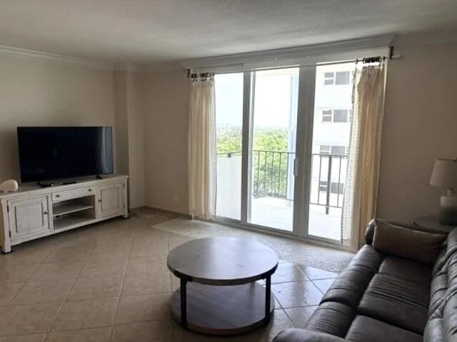 1900 S Ocean Blvd #7J — Photo 3