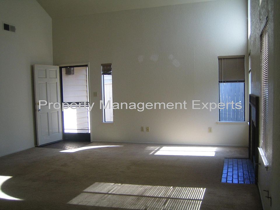 2nd image of 5876 Alexandria Pl