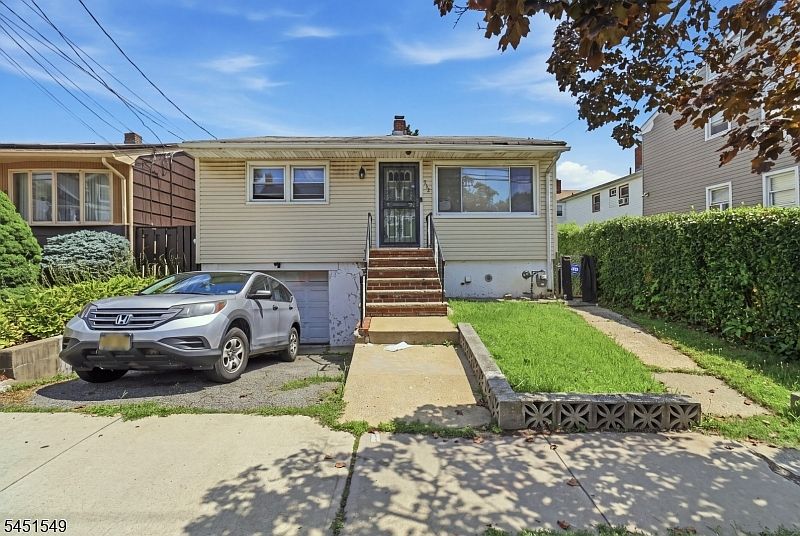 1st image of 312 Stuyvesant Ave