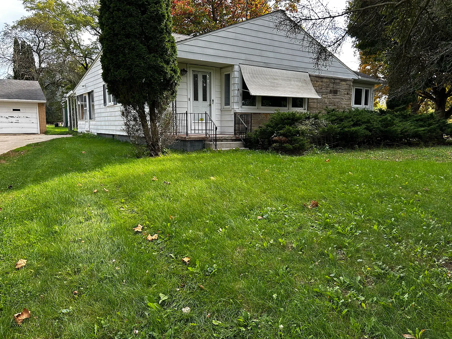 3 bed, 1500 sqft, $1,350 — Photo 1