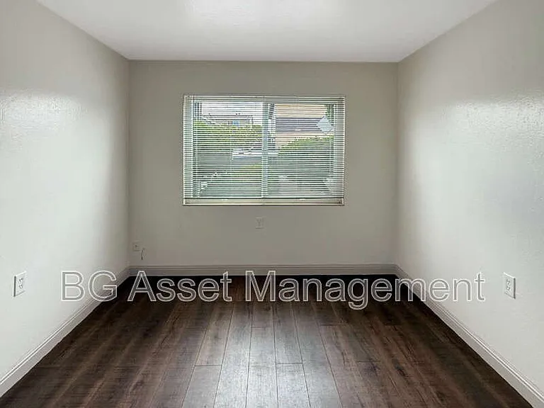 1865 Powell St #2 — Photo 2