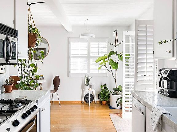5th image of 2621 6th St APT 5