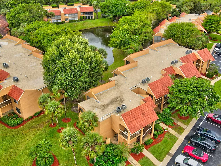 11255 Green Lake Dr #202 — Photo 27