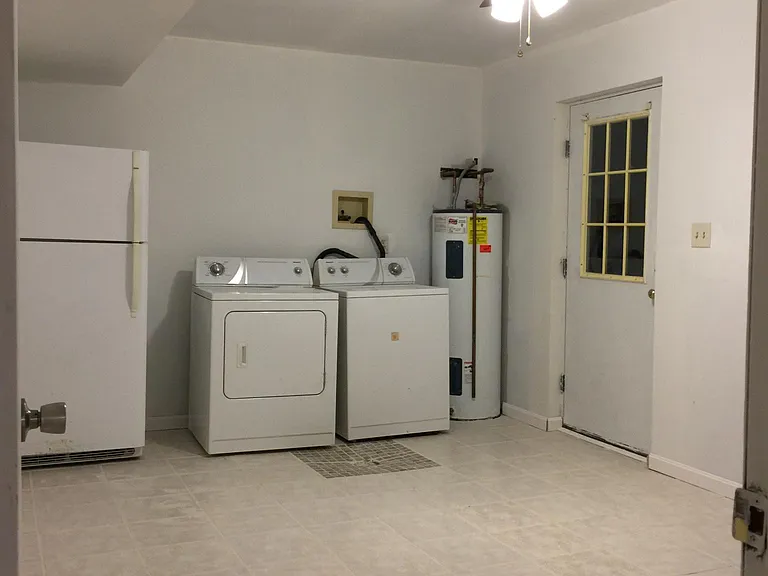 10114 Tyler Ct — Photo 19