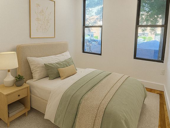 3rd image of 908 Hart St #1L