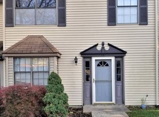 53 Croyden Ct, Somerset, NJ 08873