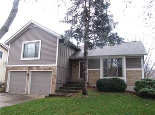 14909 S Wyandotte Dr, Olathe, KS 66062