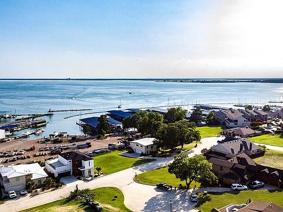 2nd image of 313 Harbor Landing Dr