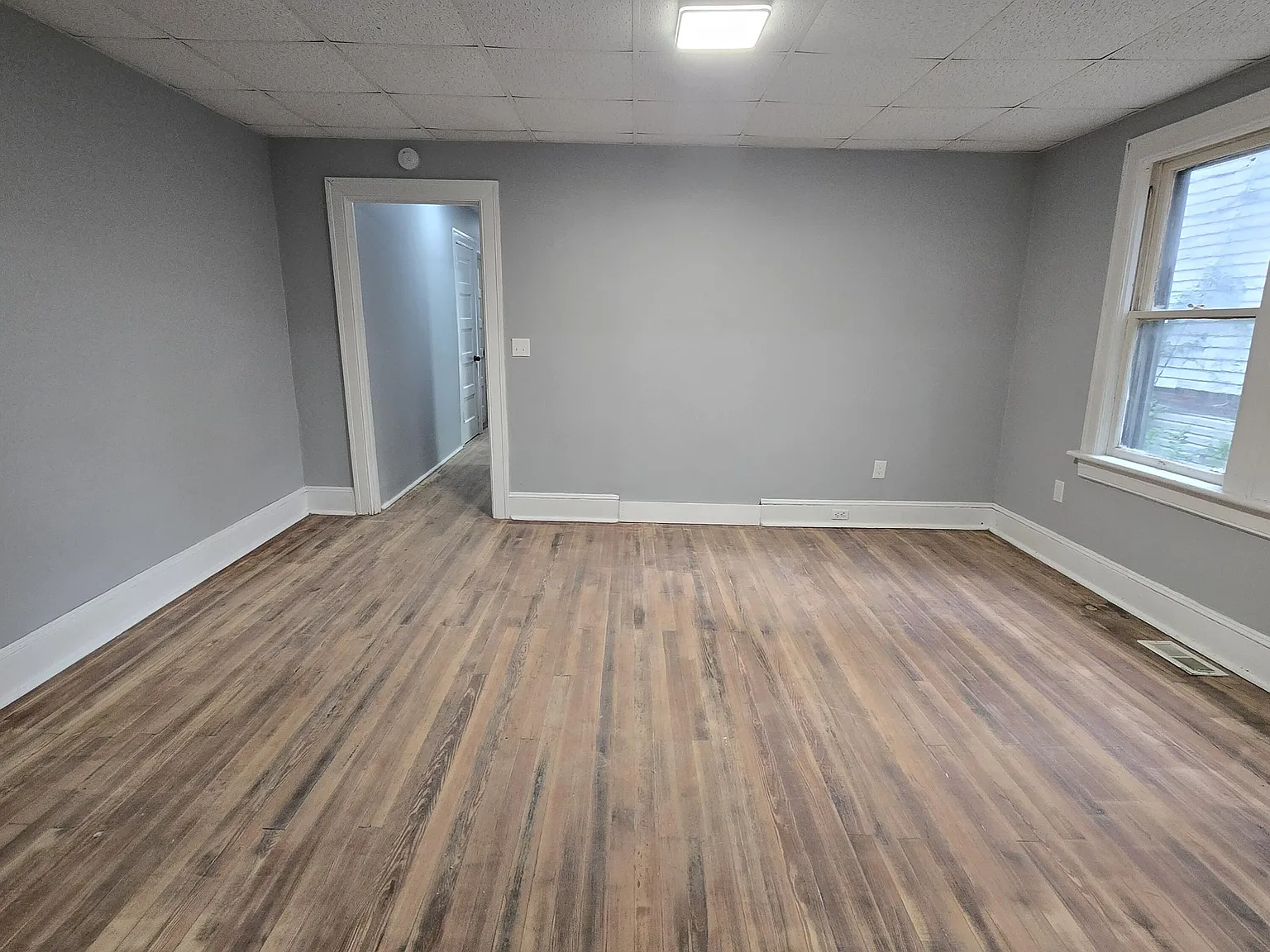 942 N Main Ave — Photo 3