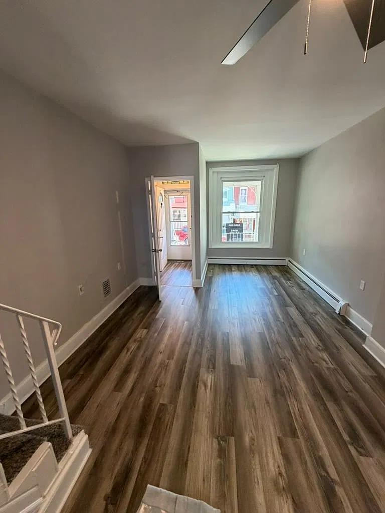 4 bed, 1272 sqft, $1,700 — Photo 1