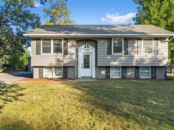 3rd image of 6533 Asbury Ln NE