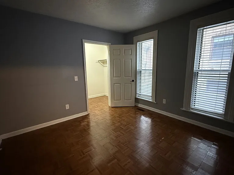 270 Alexander St #1 — Photo 4