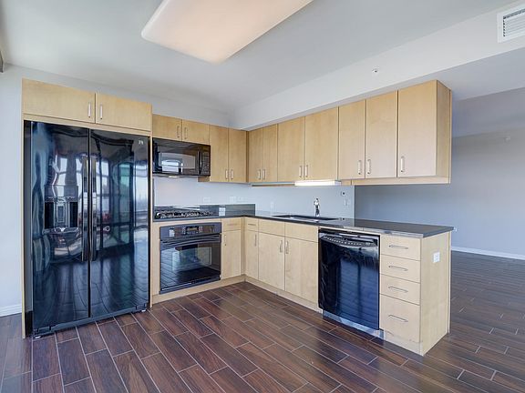 5th image of 4808 N 24th St Unit 1324